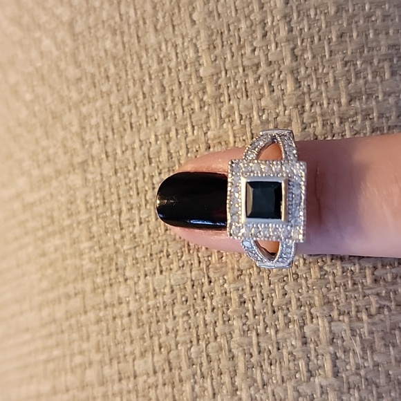 14k Sapphire and Diamond Ring - Picture 3 of 13